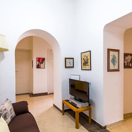 Rione Emanuele III - 4 Bedroom Apartment Naples Exterior photo