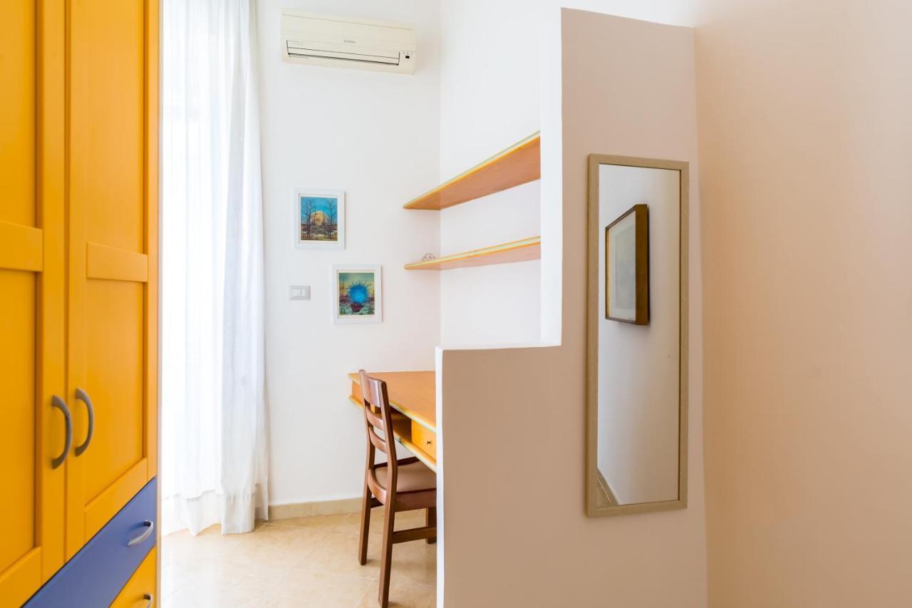 Rione Emanuele III - 4 Bedroom Apartment Naples Exterior photo