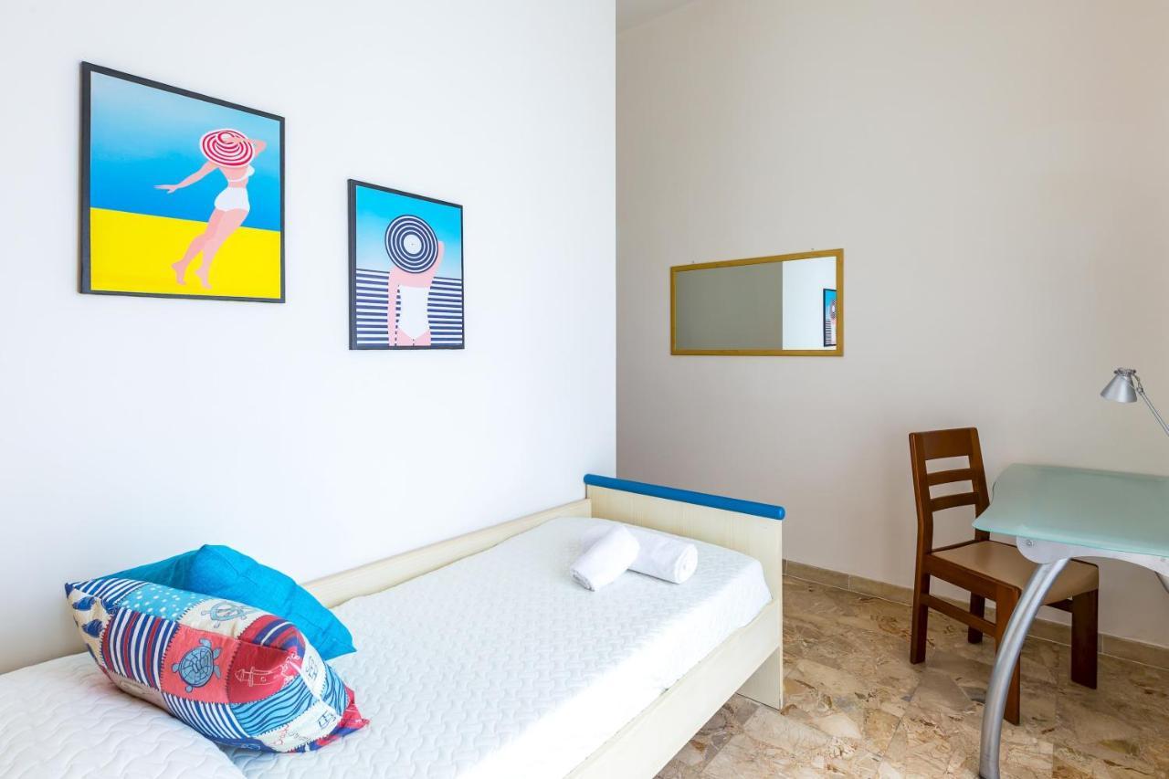 Rione Emanuele III - 4 Bedroom Apartment Naples Exterior photo