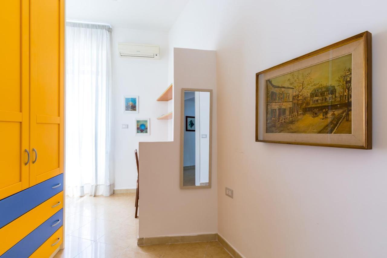Rione Emanuele III - 4 Bedroom Apartment Naples Exterior photo